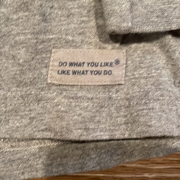 Life is Good grey long sleeve Tee - Picture 3 of 5